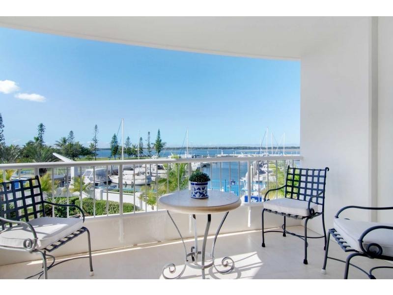 3/19 Oatland Esplanade, Runaway Bay QLD 4216