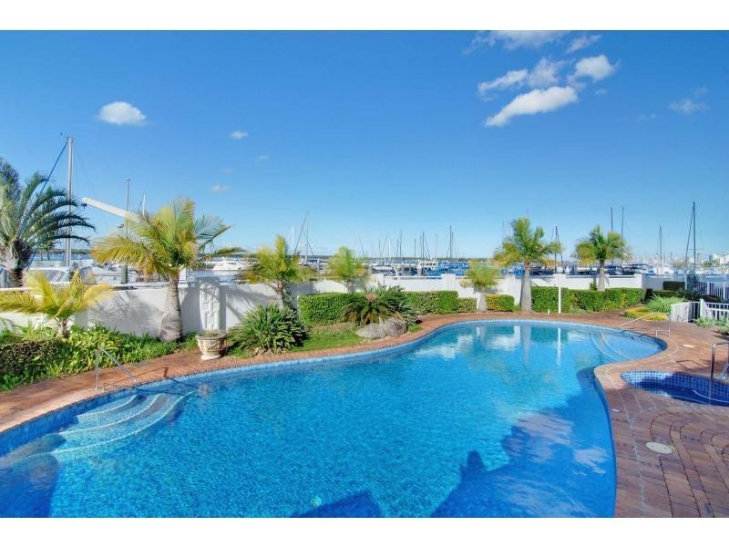 3/19 Oatland Esplanade, Runaway Bay QLD 4216
