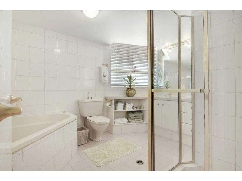 3/19 Oatland Esplanade, Runaway Bay QLD 4216