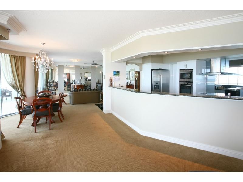 Unit 18B/5 Bayview Street, Runaway Bay QLD 4216