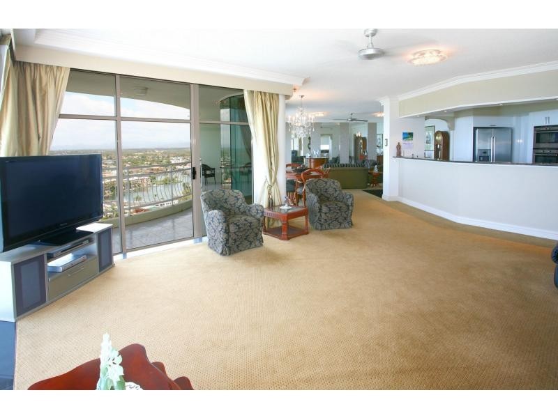 Unit 18B/5 Bayview Street, Runaway Bay QLD 4216