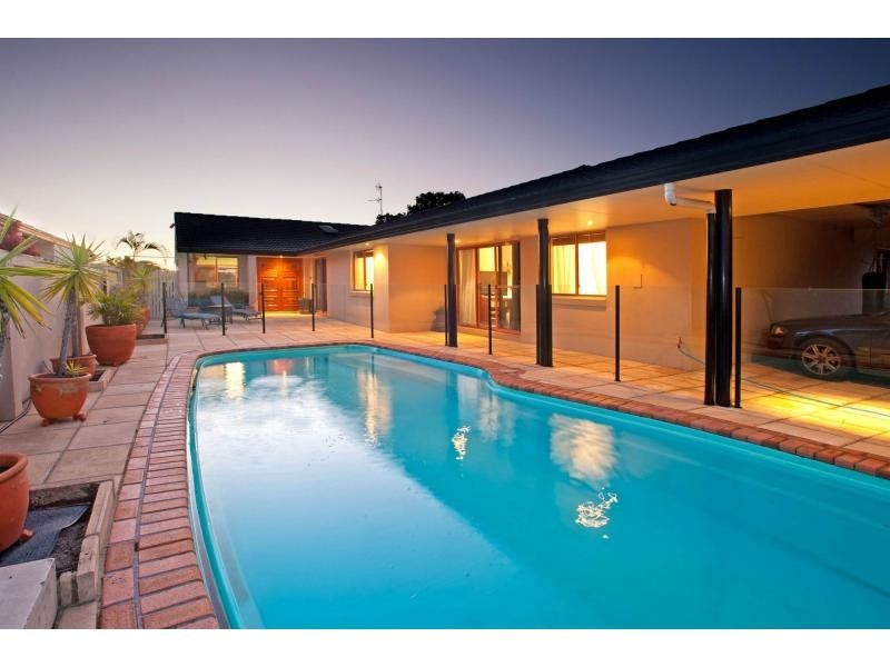 88 Tradewinds Avenue, Paradise Point QLD 4216