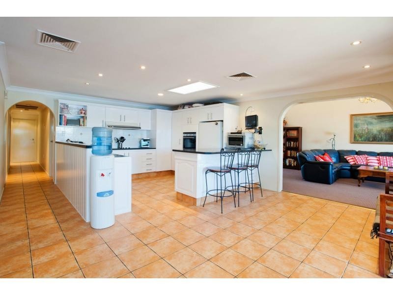 88 Tradewinds Avenue, Paradise Point QLD 4216