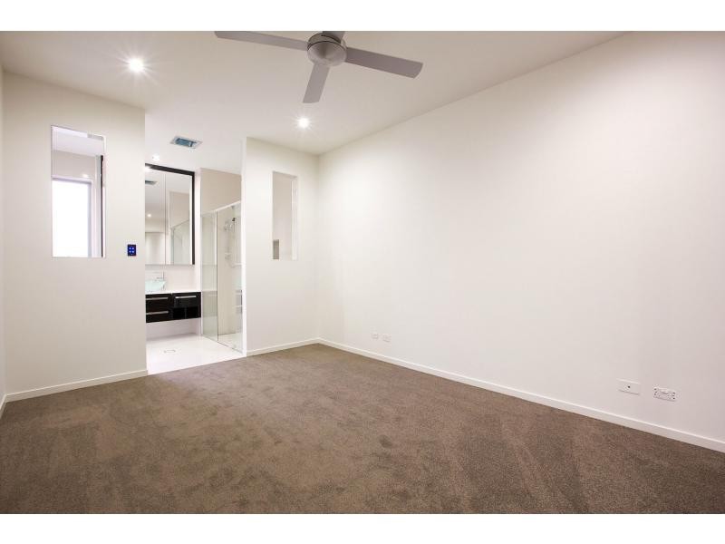 Runaway Bay QLD 4216