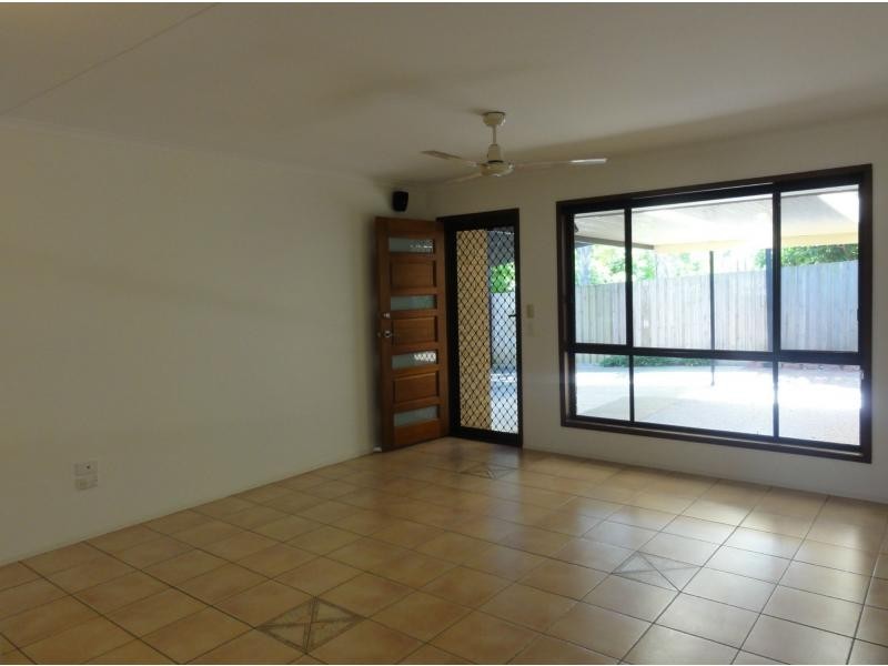 2/13 Gladys Street, Labrador QLD 4215