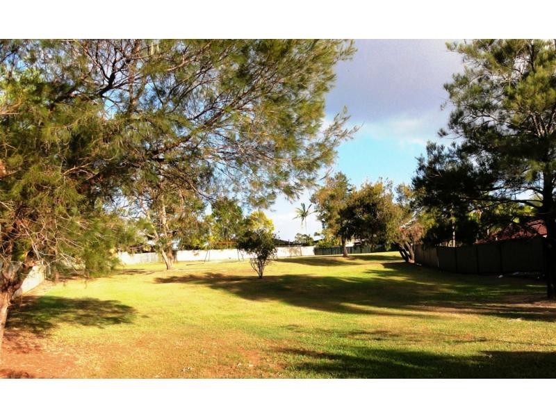 2/13 Gladys Street, Labrador QLD 4215