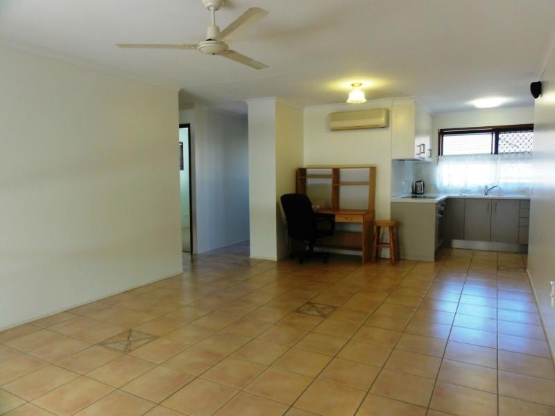 2/13 Gladys Street, Labrador QLD 4215