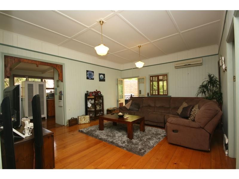 11 Sydney Street, Redcliffe QLD 4020