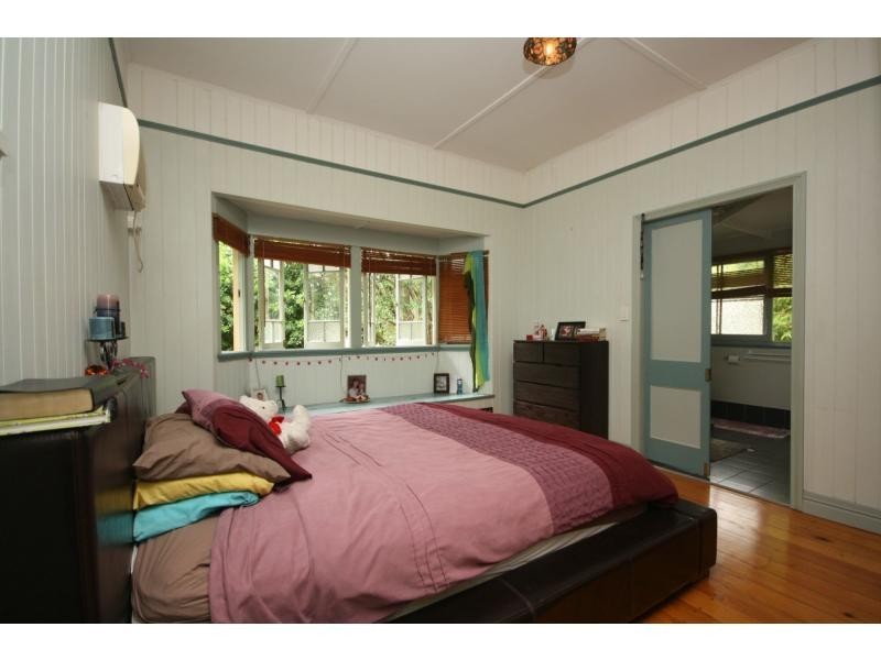 11 Sydney Street, Redcliffe QLD 4020