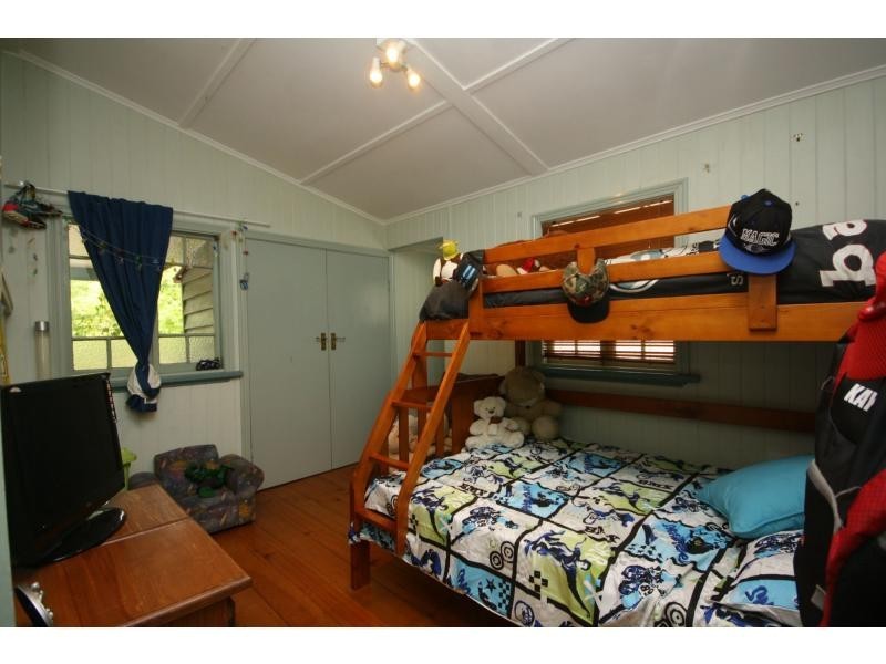 11 Sydney Street, Redcliffe QLD 4020