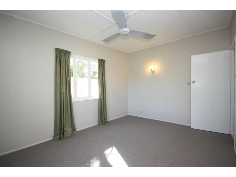 7 Highland Street, Redcliffe QLD 4020
