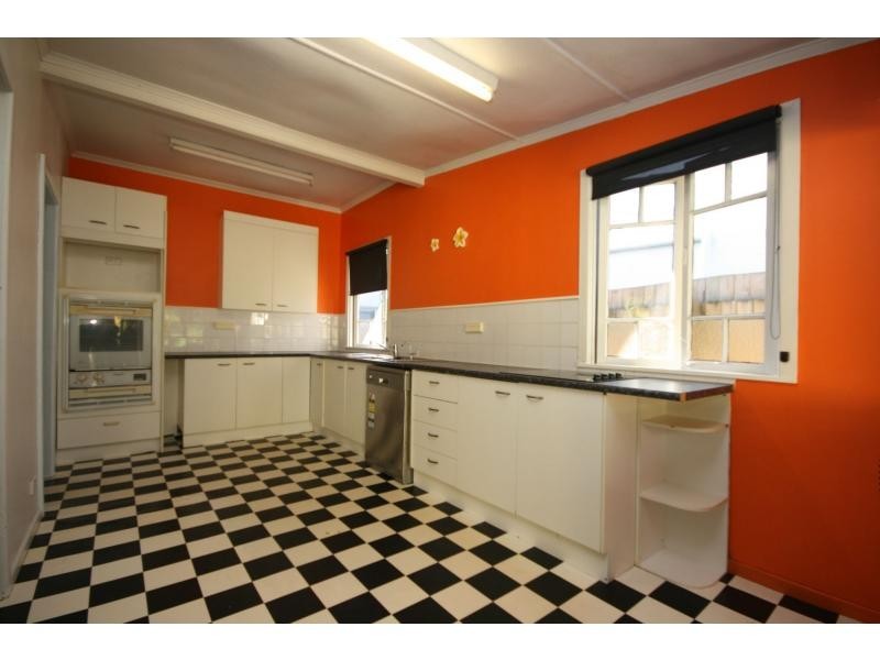 8 Donald Street, Woody Point QLD 4019