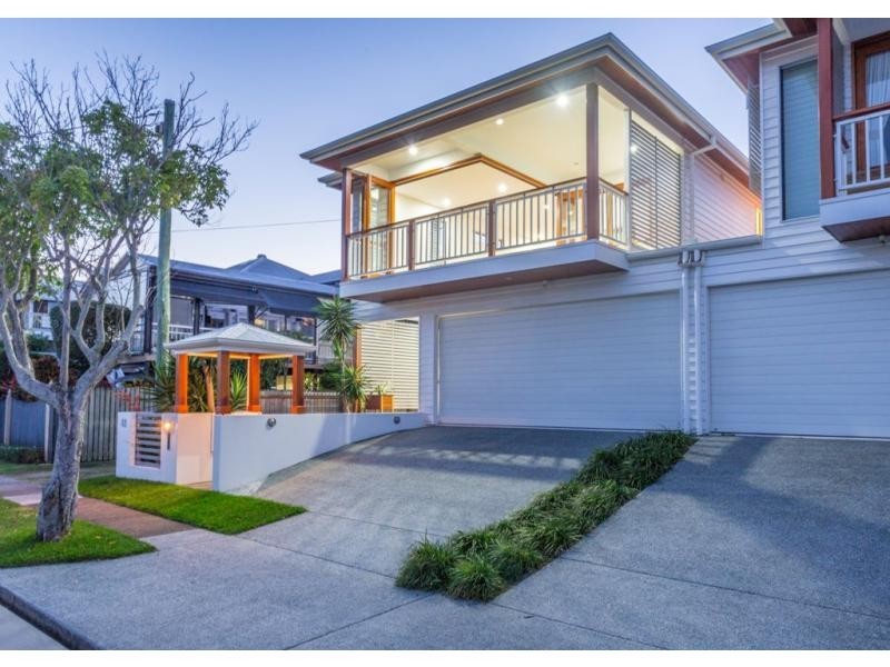 48 Fourth Avenue, Sandgate QLD 4017