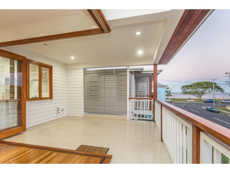 48 Fourth Avenue, Sandgate QLD 4017