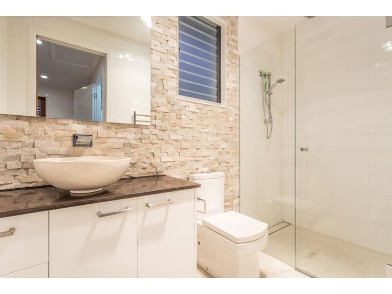 48 Fourth Avenue, Sandgate QLD 4017