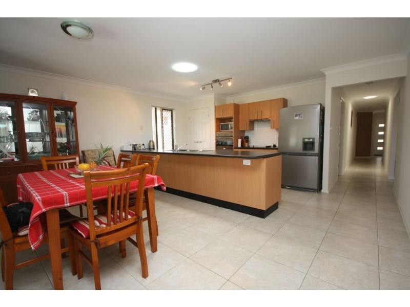 28 Whitlock Drive, Rothwell QLD 4022