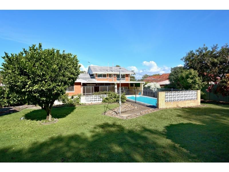 14 Brennan Road, Scarborough QLD 4020