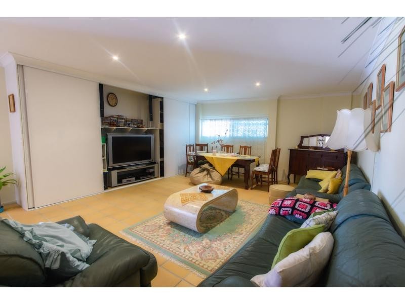 9 Braemer Court, Benowa Waters QLD 4217