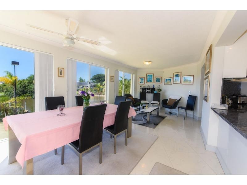 9 Braemer Court, Benowa Waters QLD 4217