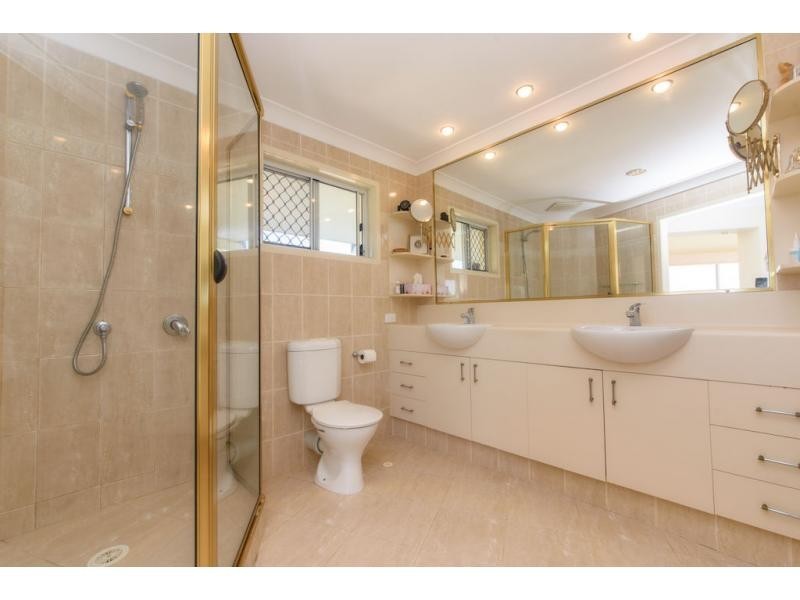 9 Braemer Court, Benowa Waters QLD 4217