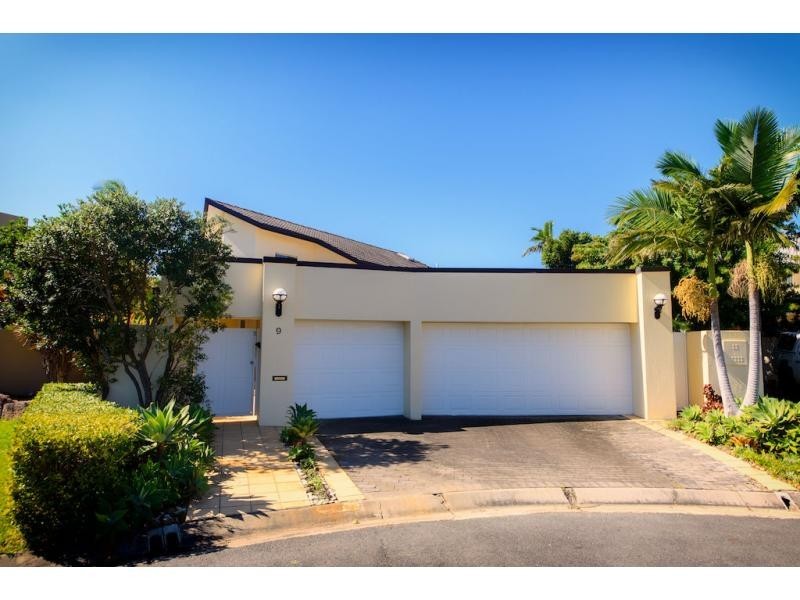 9 Braemer Court, Benowa Waters QLD 4217