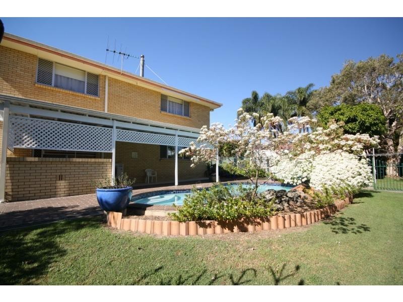 11 Pinewood Street, Redcliffe QLD 4020