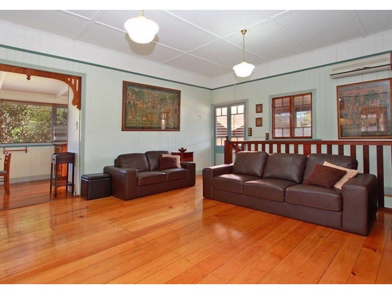 11 Sydney Street, Redcliffe QLD 4020