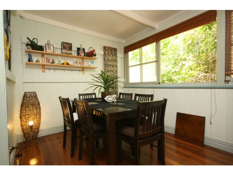 11 Sydney Street, Redcliffe QLD 4020