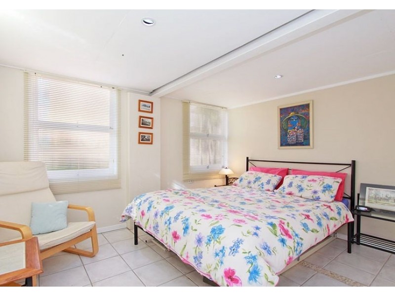 11 Sydney Street, Redcliffe QLD 4020