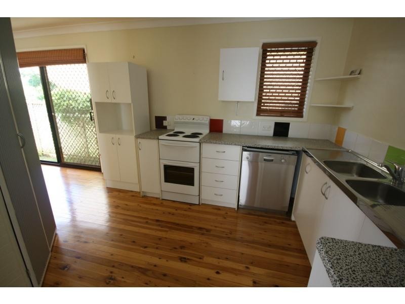 77 Dover Road, Margate QLD 4019