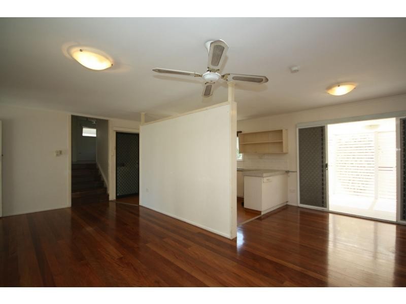 20 Jeffrey Street, Redcliffe QLD 4020