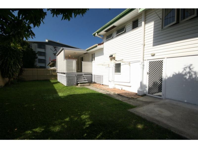 20 Jeffrey Street, Redcliffe QLD 4020