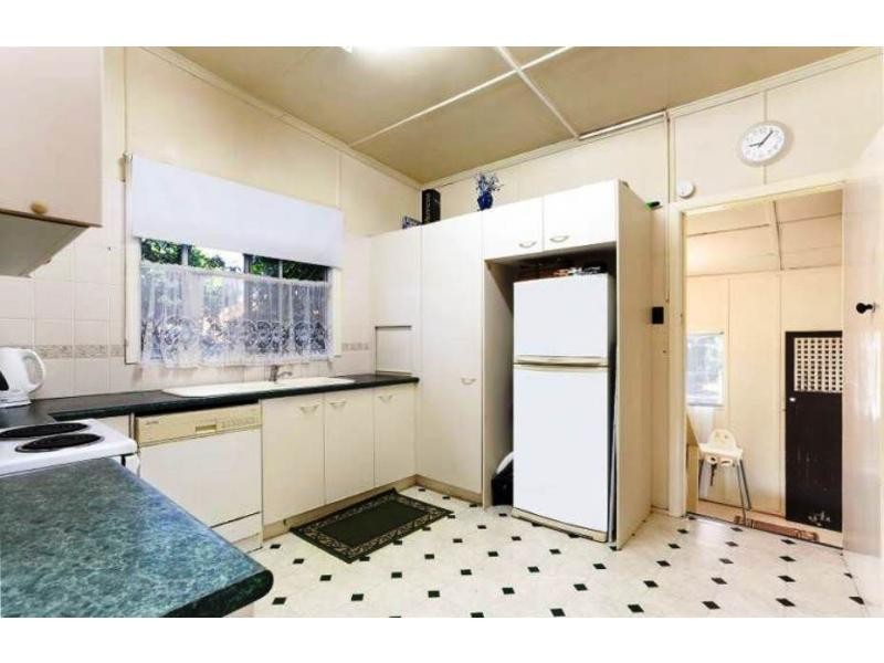 143 Oxley Avenue, Woody Point QLD 4019