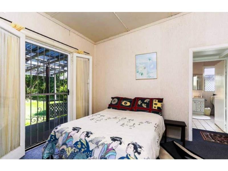 143 Oxley Avenue, Woody Point QLD 4019