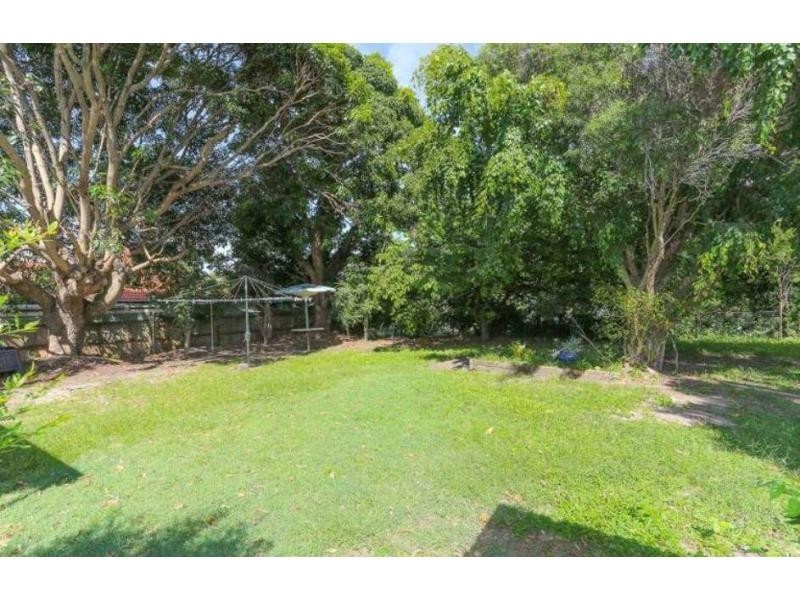 143 Oxley Avenue, Woody Point QLD 4019