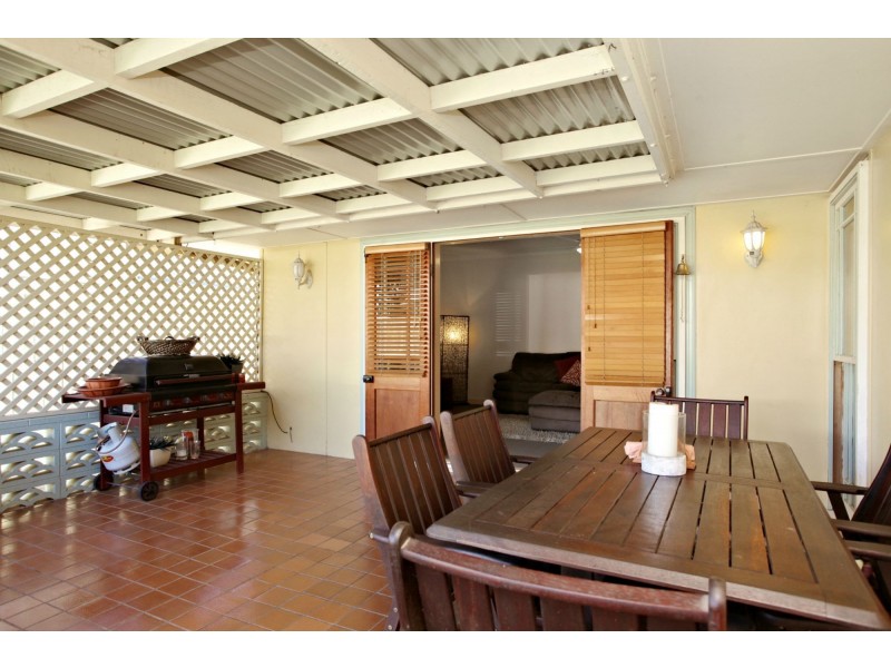 16 Welch Street, Clontarf QLD 4019