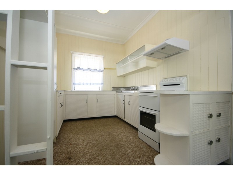 158 Prince Edward Parade, Scarborough QLD 4020