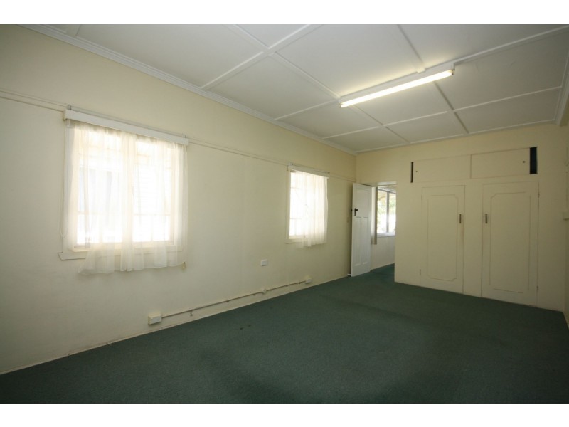 158 Prince Edward Parade, Scarborough QLD 4020