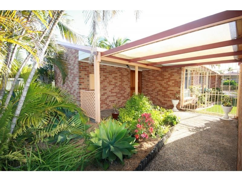 5 Benson Street, Scarborough QLD 4020