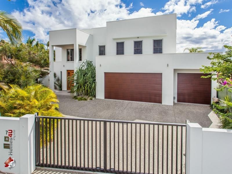 7 Sverige Court, Newport QLD 4020