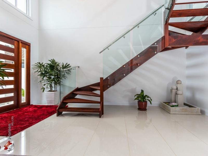 7 Sverige Court, Newport QLD 4020