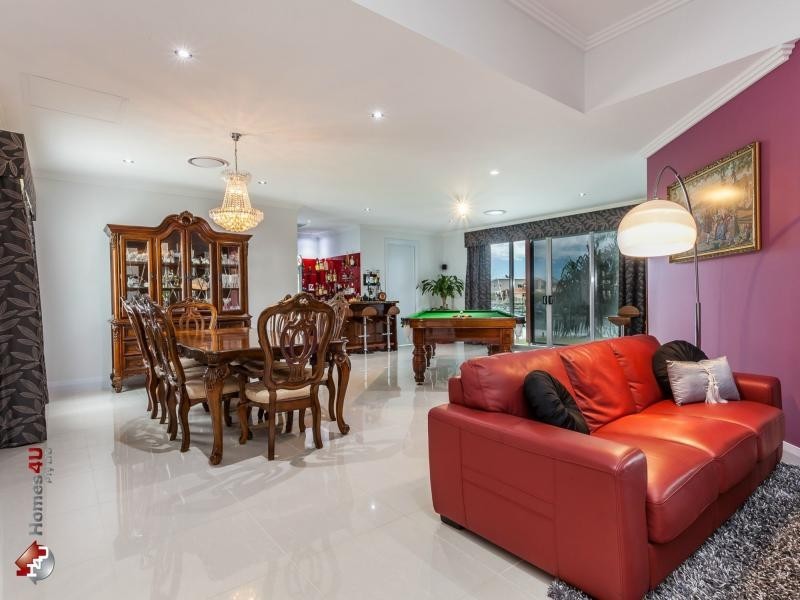 7 Sverige Court, Newport QLD 4020