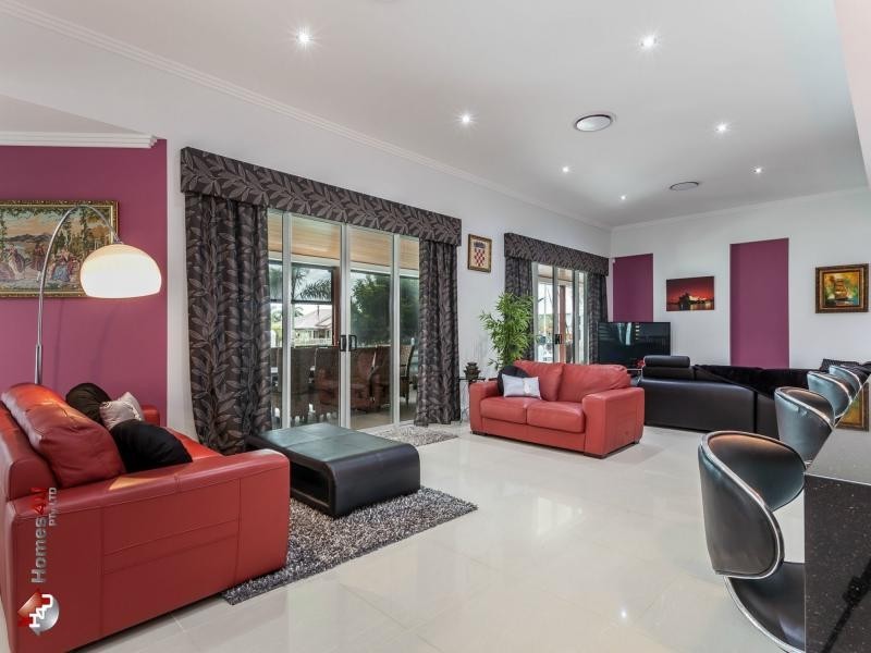 7 Sverige Court, Newport QLD 4020