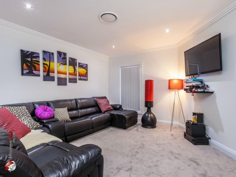 7 Sverige Court, Newport QLD 4020