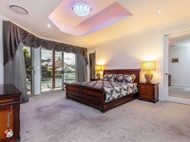 7 Sverige Court, Newport QLD 4020