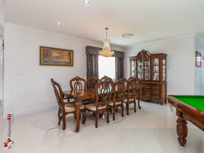 7 Sverige Court, Newport QLD 4020