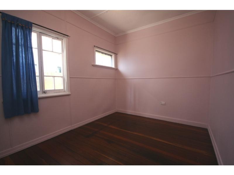 8 Donald Street, Woody Point QLD 4019