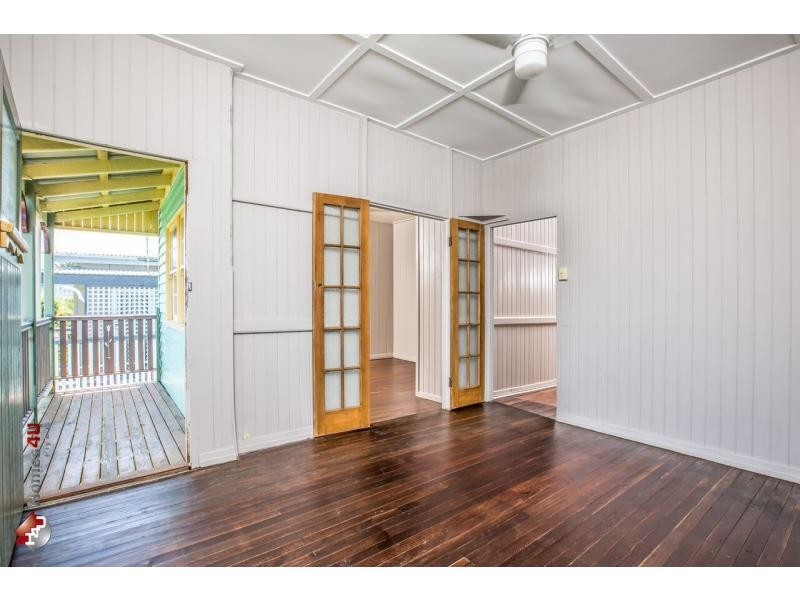 6 Louis Street, Redcliffe QLD 4020