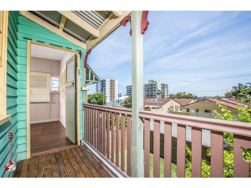 6 Louis Street, Redcliffe QLD 4020