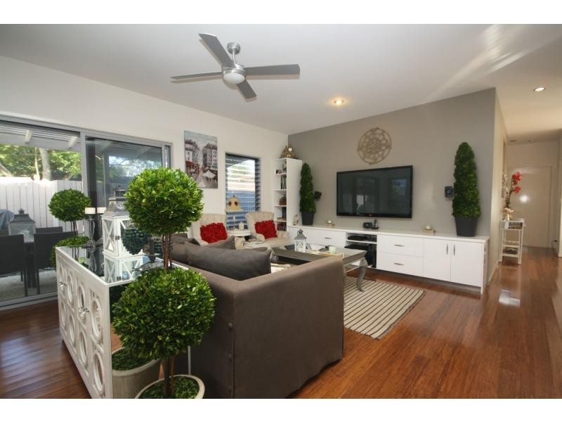 4 Harriet Street, Clontarf QLD 4019